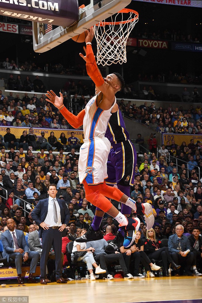 中前场保持 中前场保持